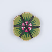Load image into Gallery viewer, Studio Wald Flower Shaped Press - Light Green