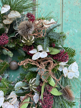 Load image into Gallery viewer, Handmade Skimmia and Dried Lunaria Wreath
